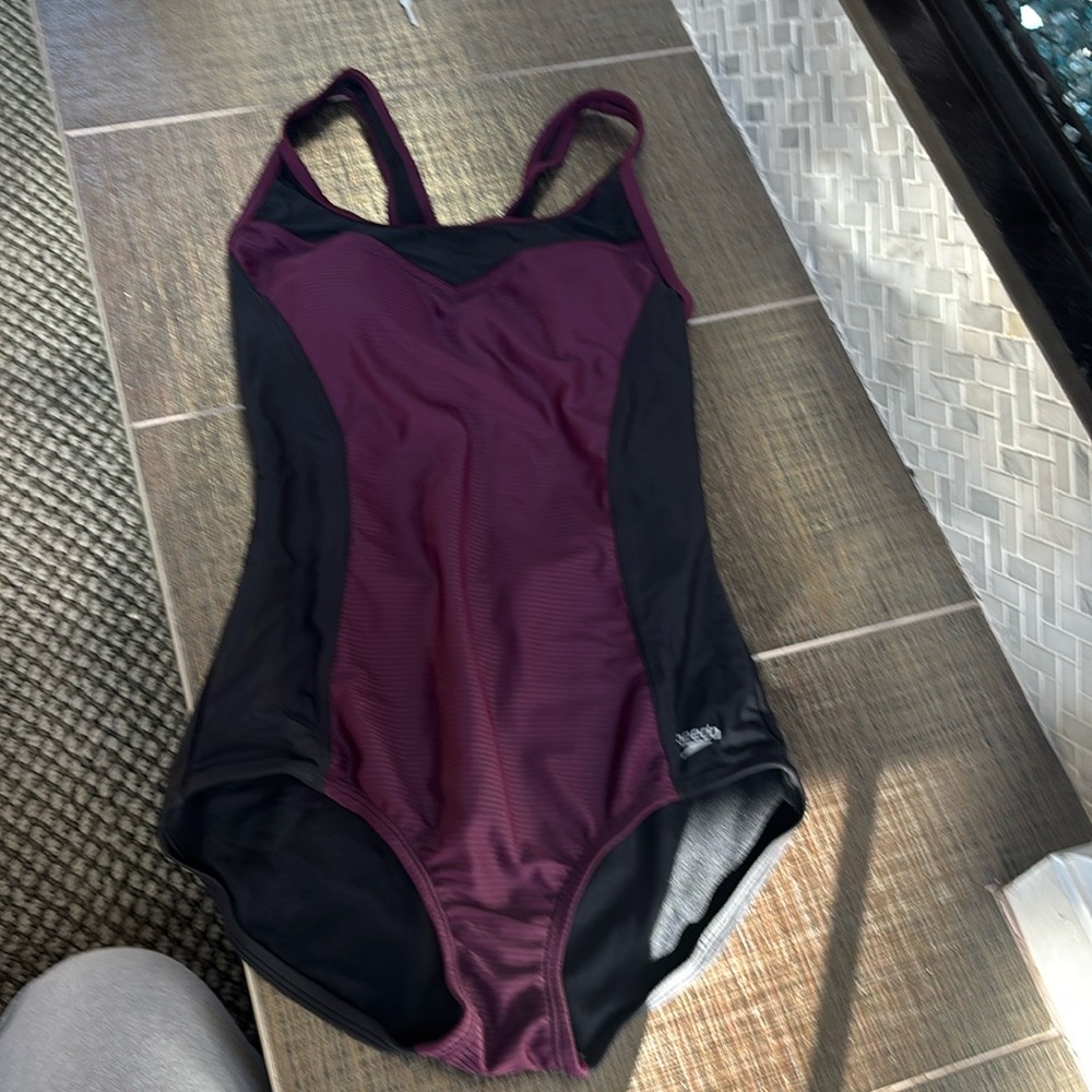 Ladies Speedo bathing suit with racer back  in size medium